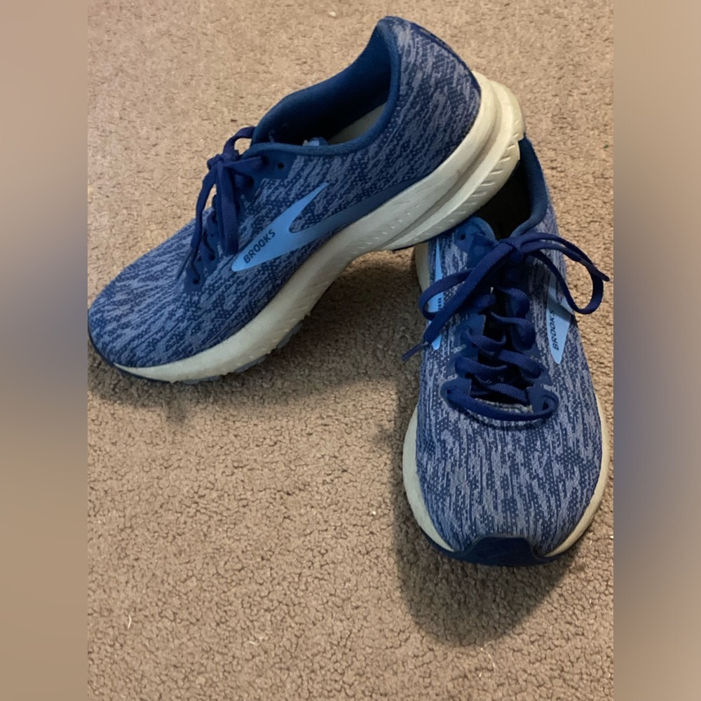Brooks Launch 7 size 7.5